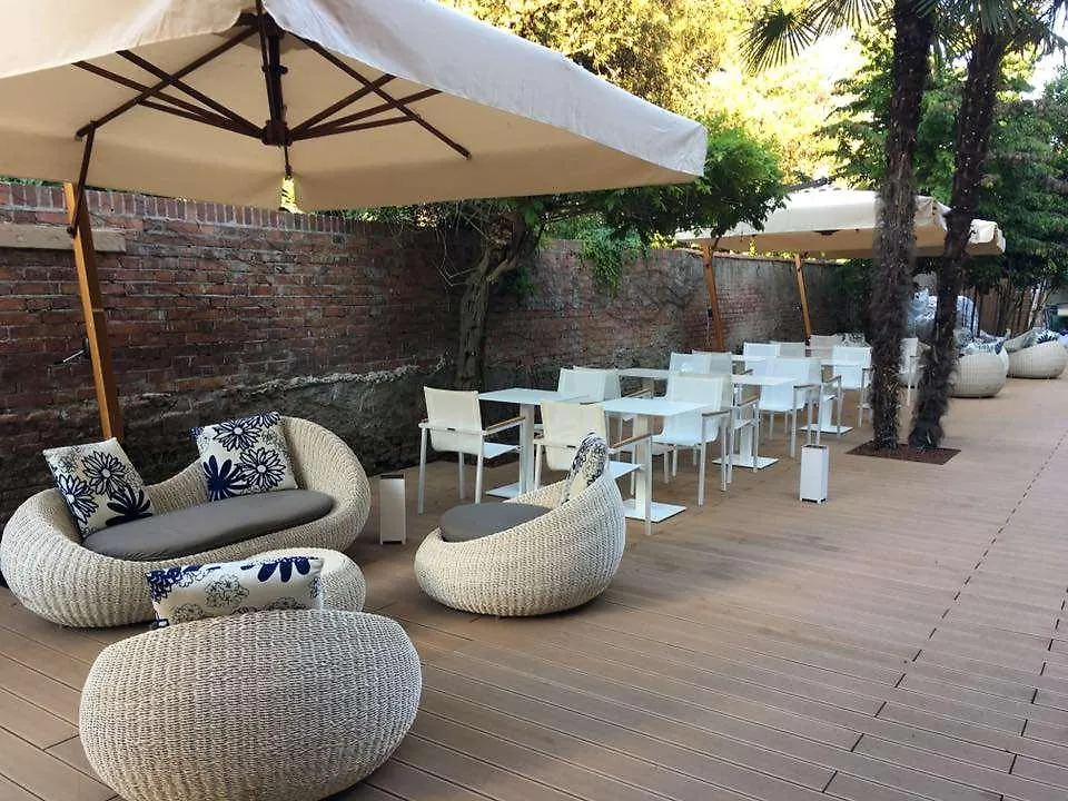 The Venice Times Hotel