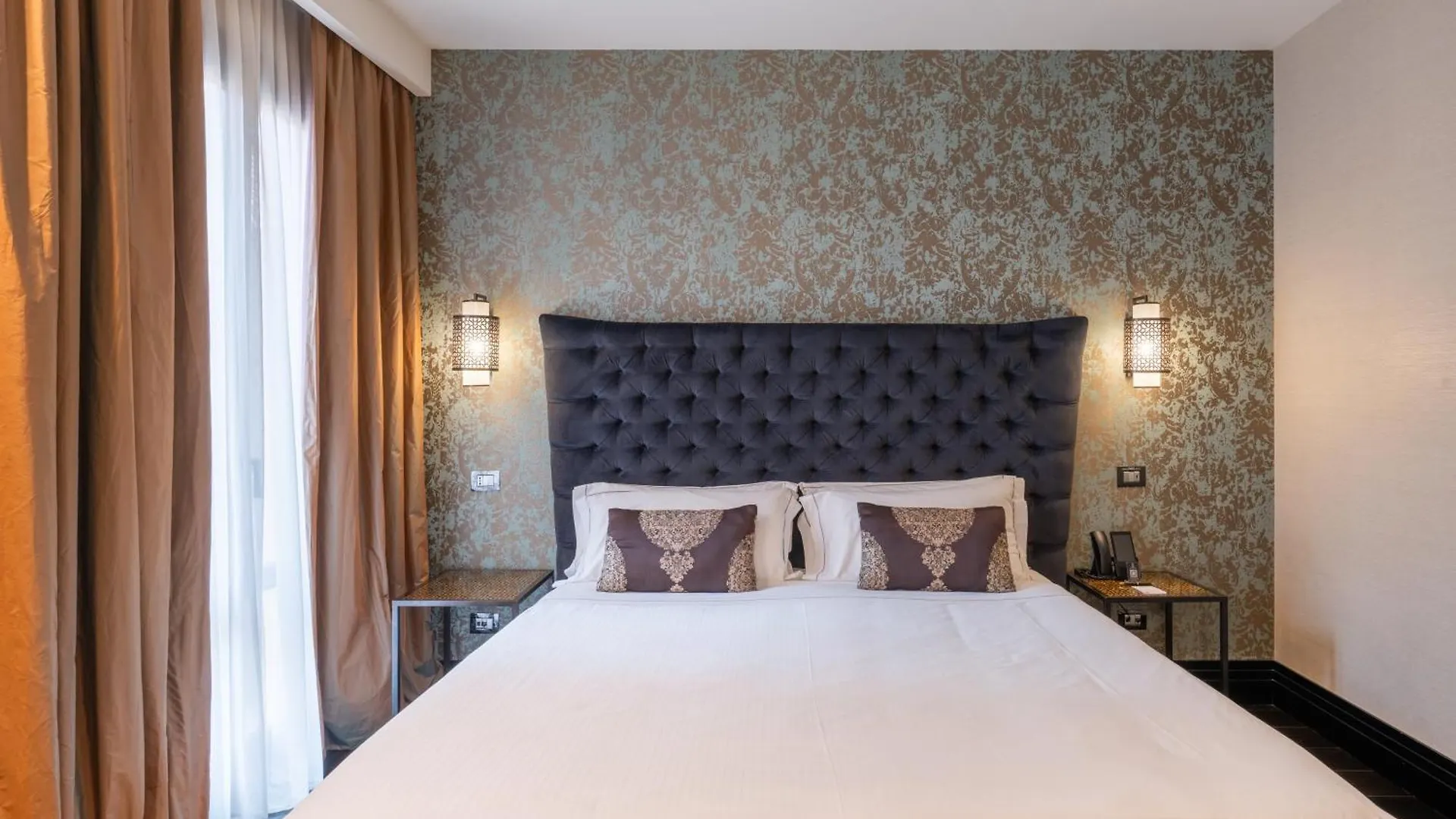 The Venice Times Hotel